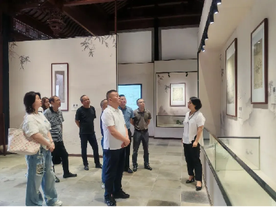 錫山區(qū)東北塘街道組織開展“月滿中秋 情暖僑心” 僑界人士聯(lián)誼交流活動